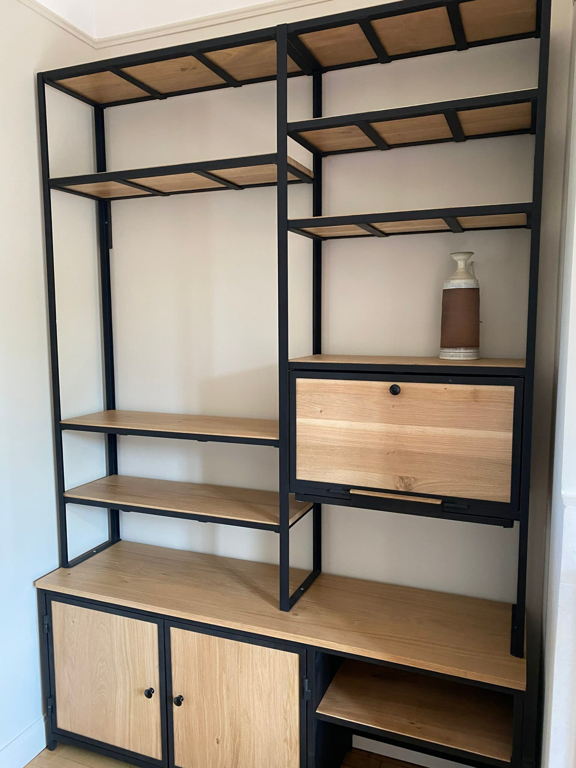 Bibliothèque bois et métal ALYA - Meuble artisanal sur mesure