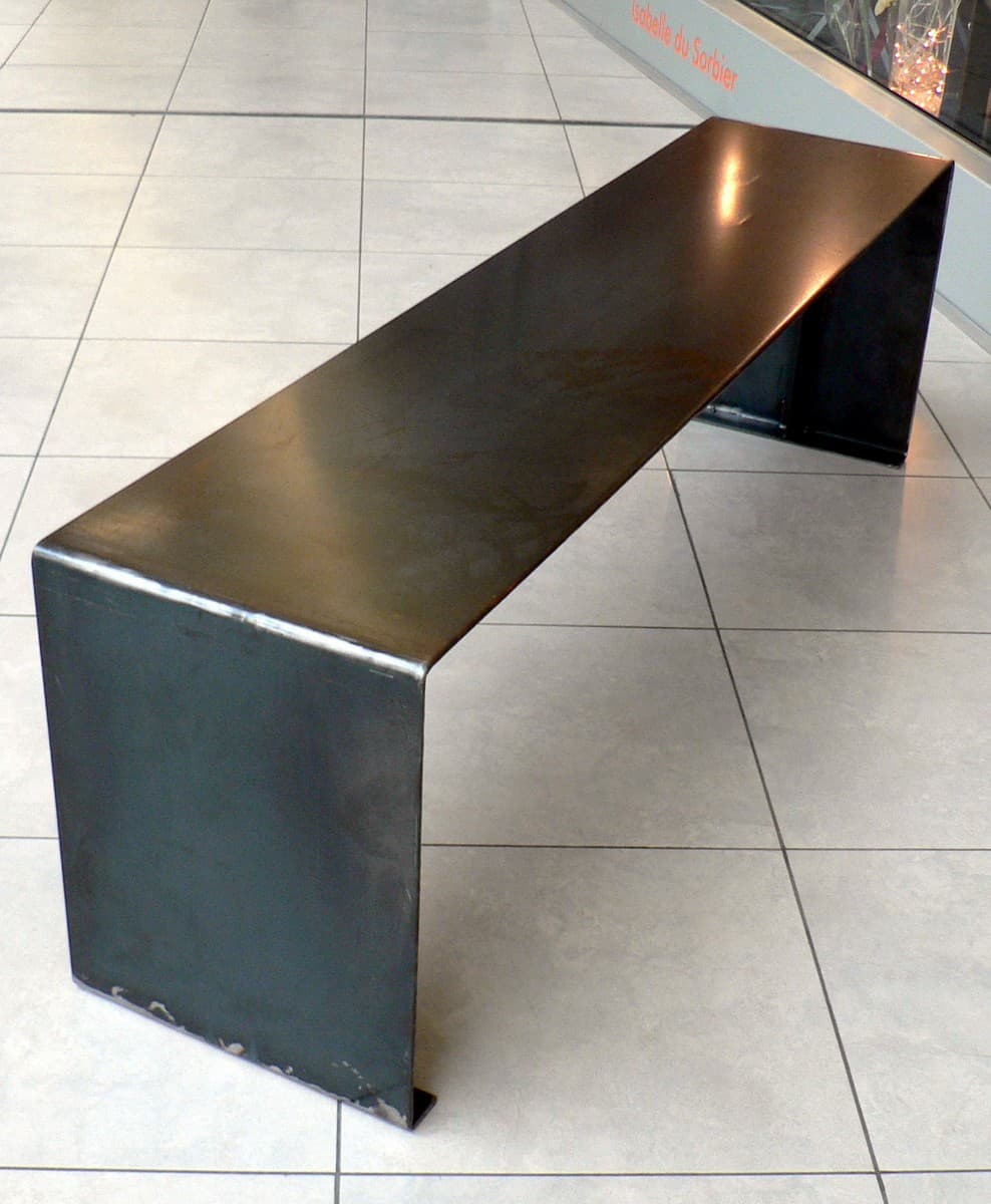Banc design de qualité sur mesures en métal "ULTIMO"
