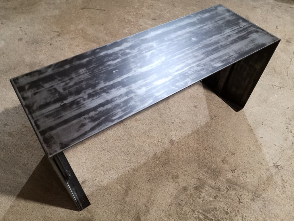 Banc design de qualité sur mesures en métal "ULTIMO"
