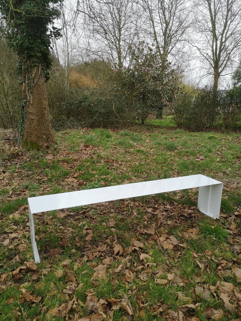 Banc design de qualité sur mesures en métal "ULTIMO"