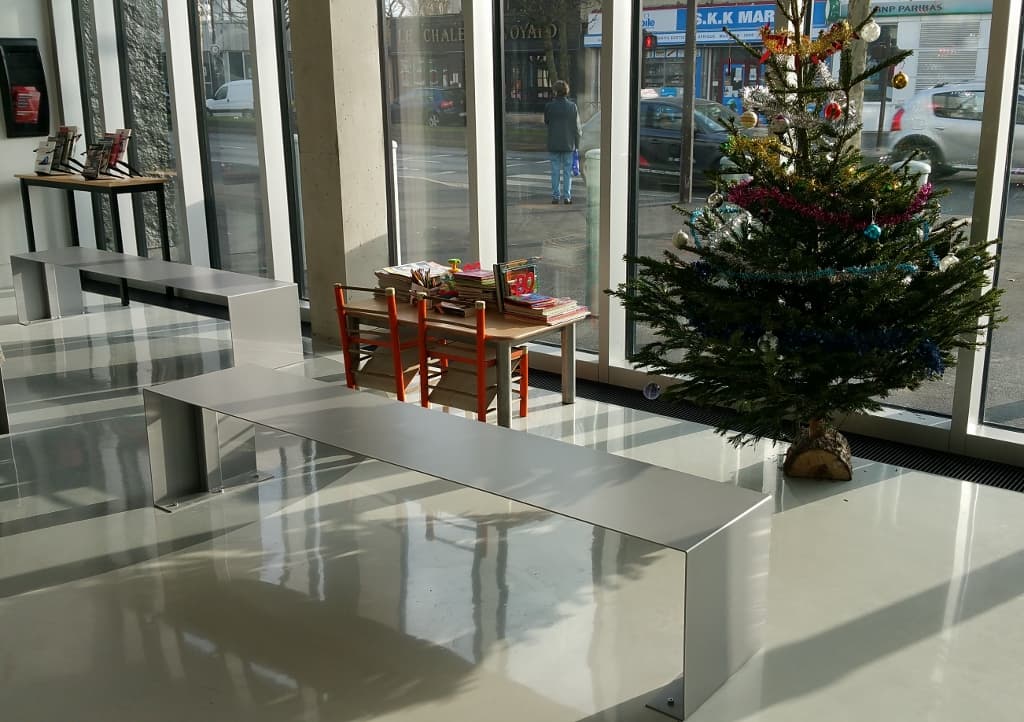 Banc design de qualité sur mesures en métal "ULTIMO"