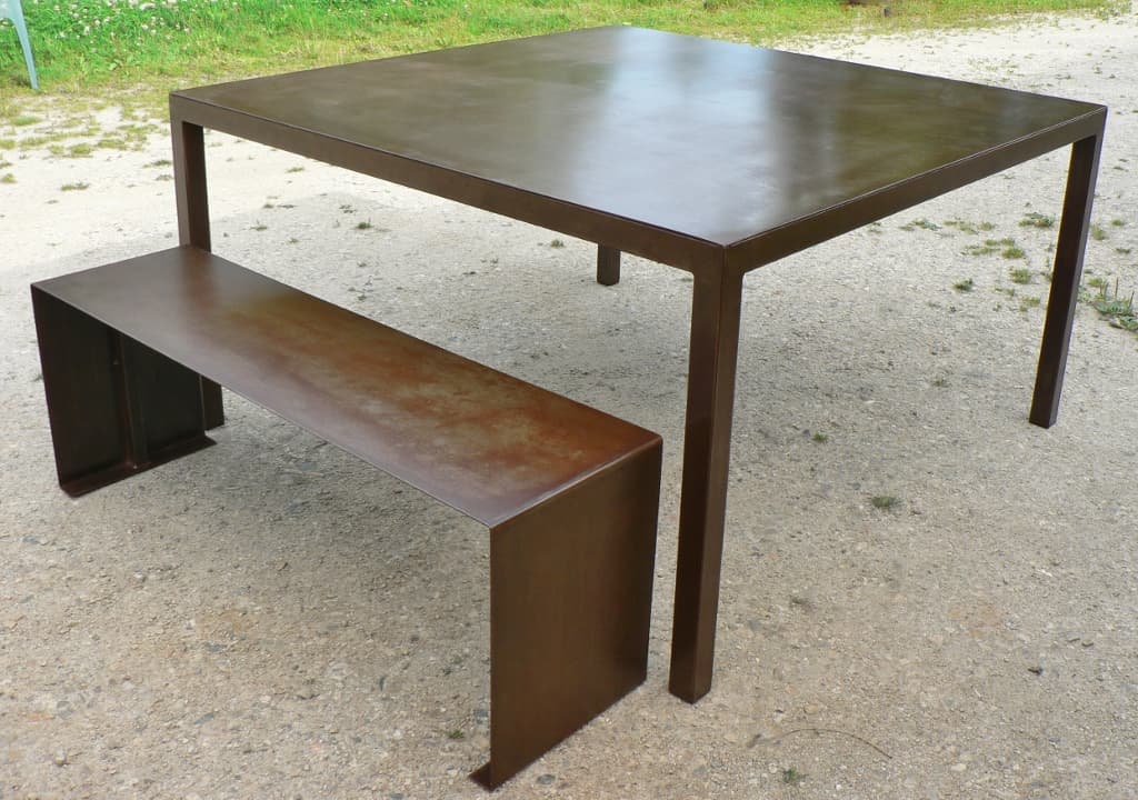 Banc design de qualité sur mesures en métal "ULTIMO"