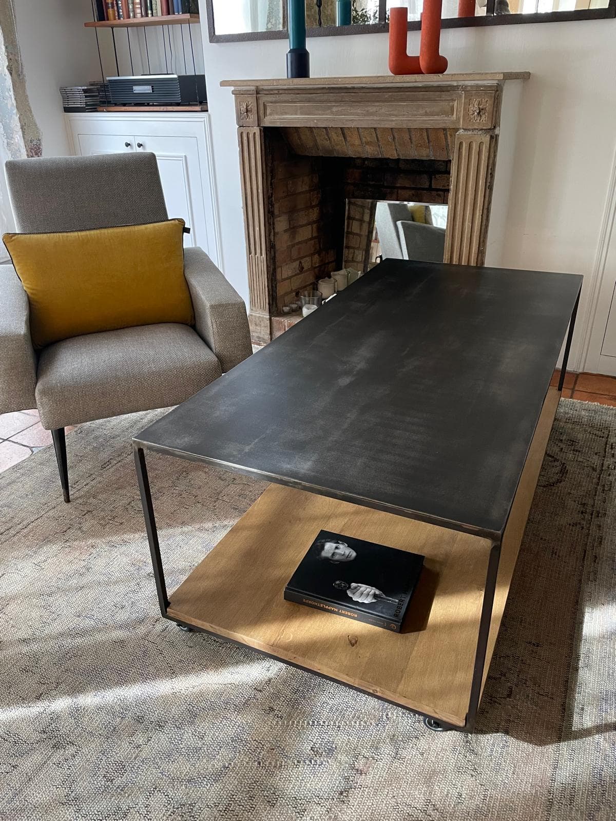 Table basse rectangulaire sur roulettes avec double plateau "STEELWOOD"