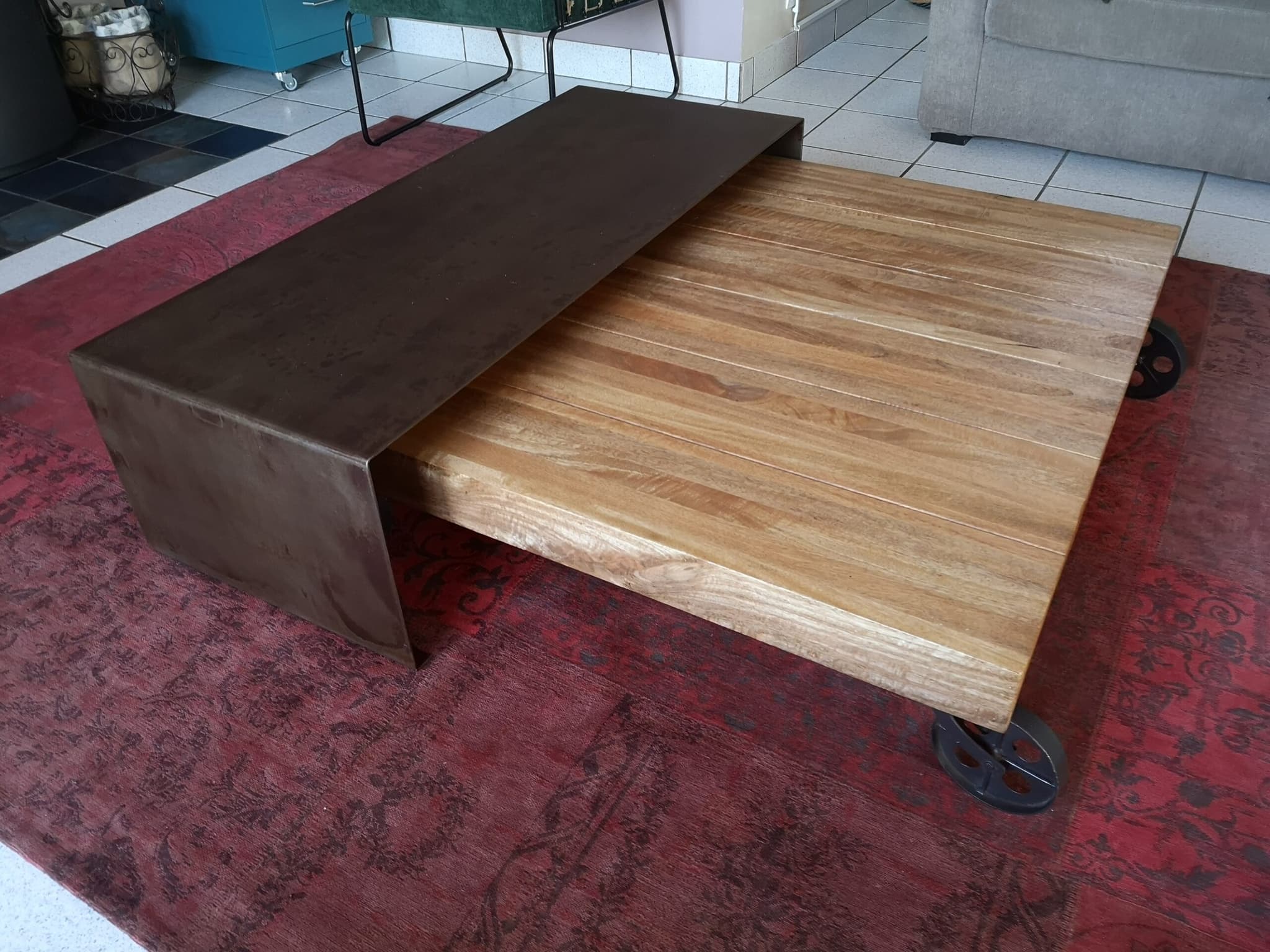 Jeu de tables basses gigognes bois et métal "GÉOMÉTRIE SAPIN"