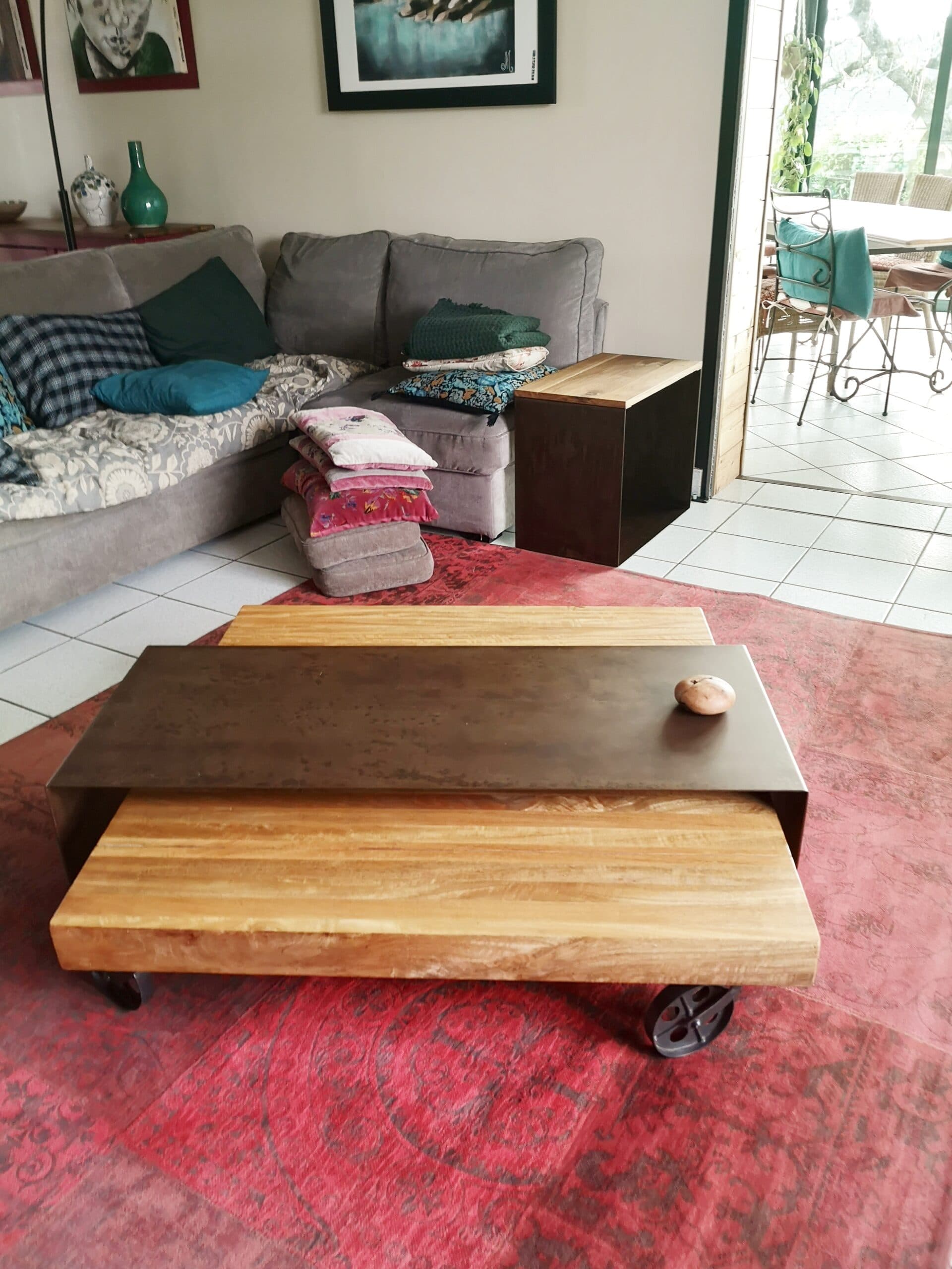 Jeu de tables basses gigognes bois et métal "GÉOMÉTRIE SAPIN"
