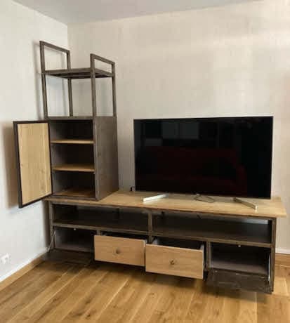 Meuble de Rangement, TV & Hi-Fi en Métal Patiné "URBAN CHIC"