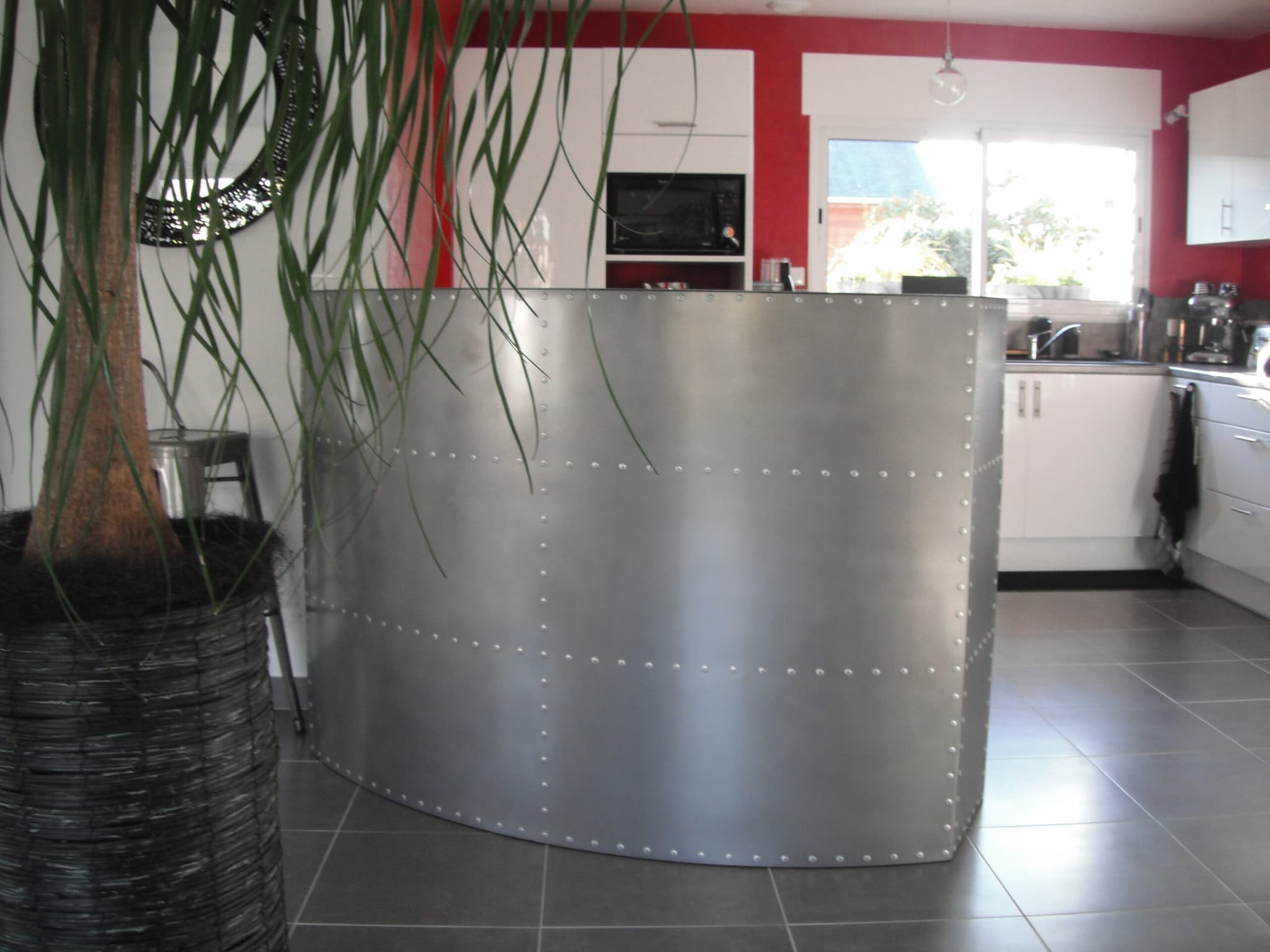 Bar "COURBE" en Acier Poli Rivetés