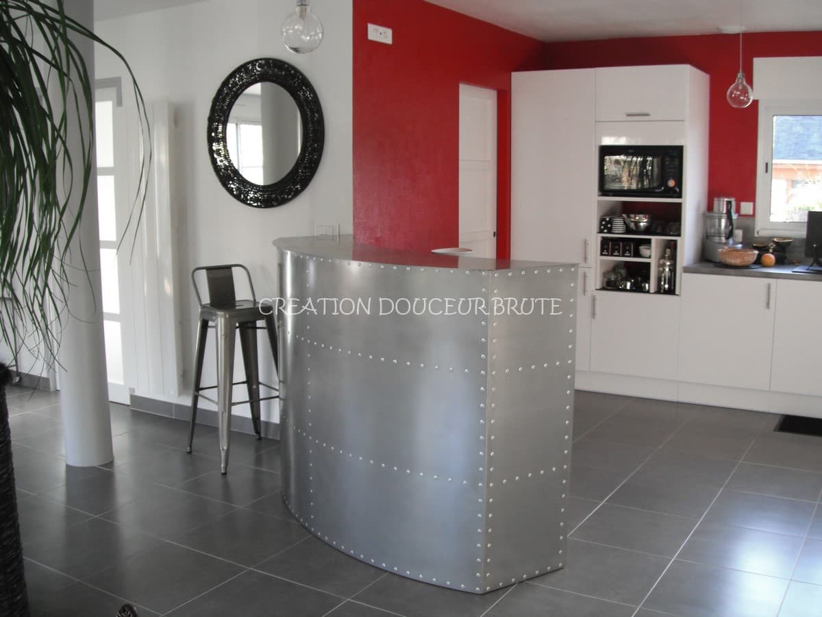 Bar "COURBE" en Acier Poli Rivetés