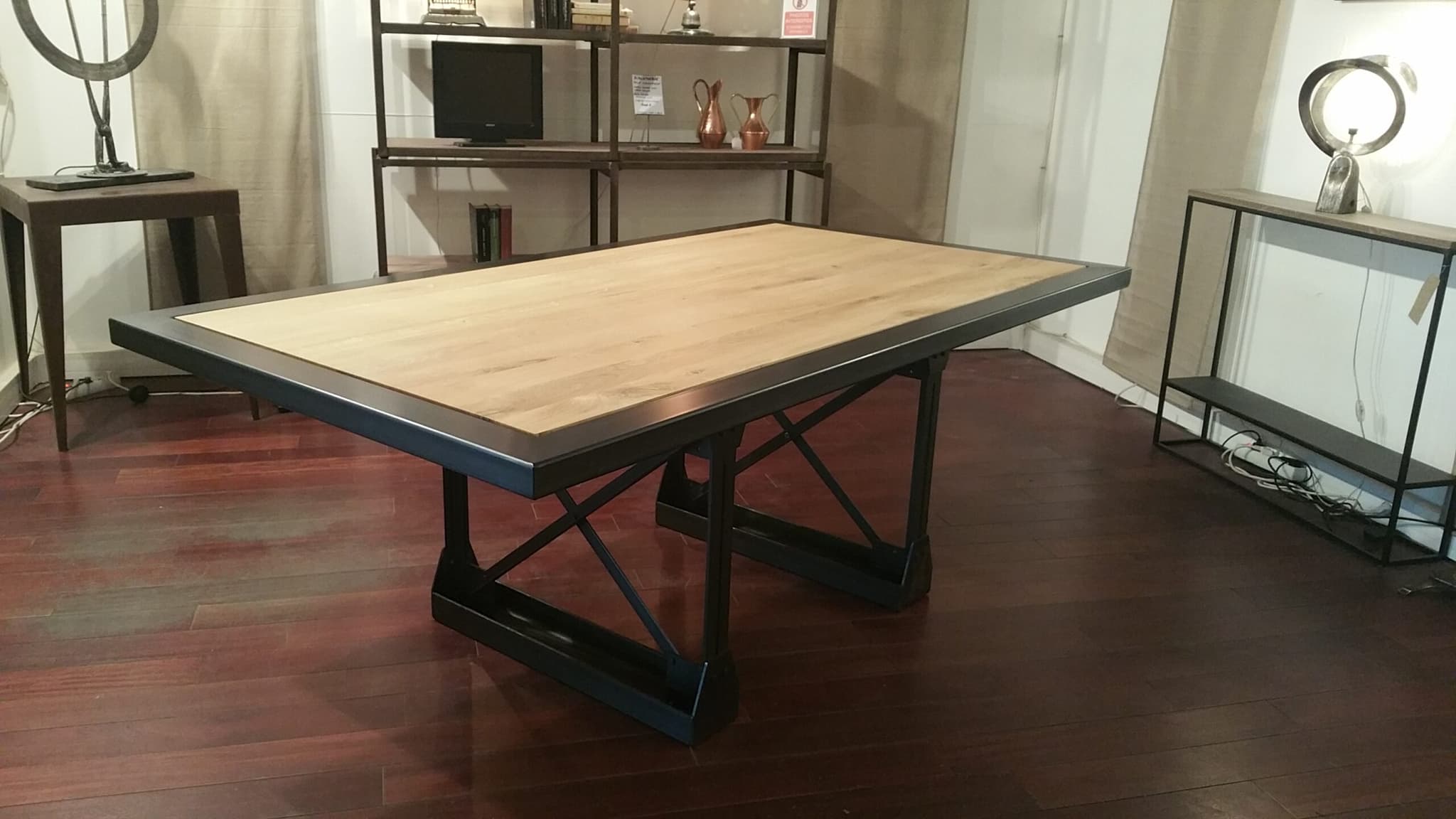 Table repas style industriel métal et bois massif "EIFFEL"
