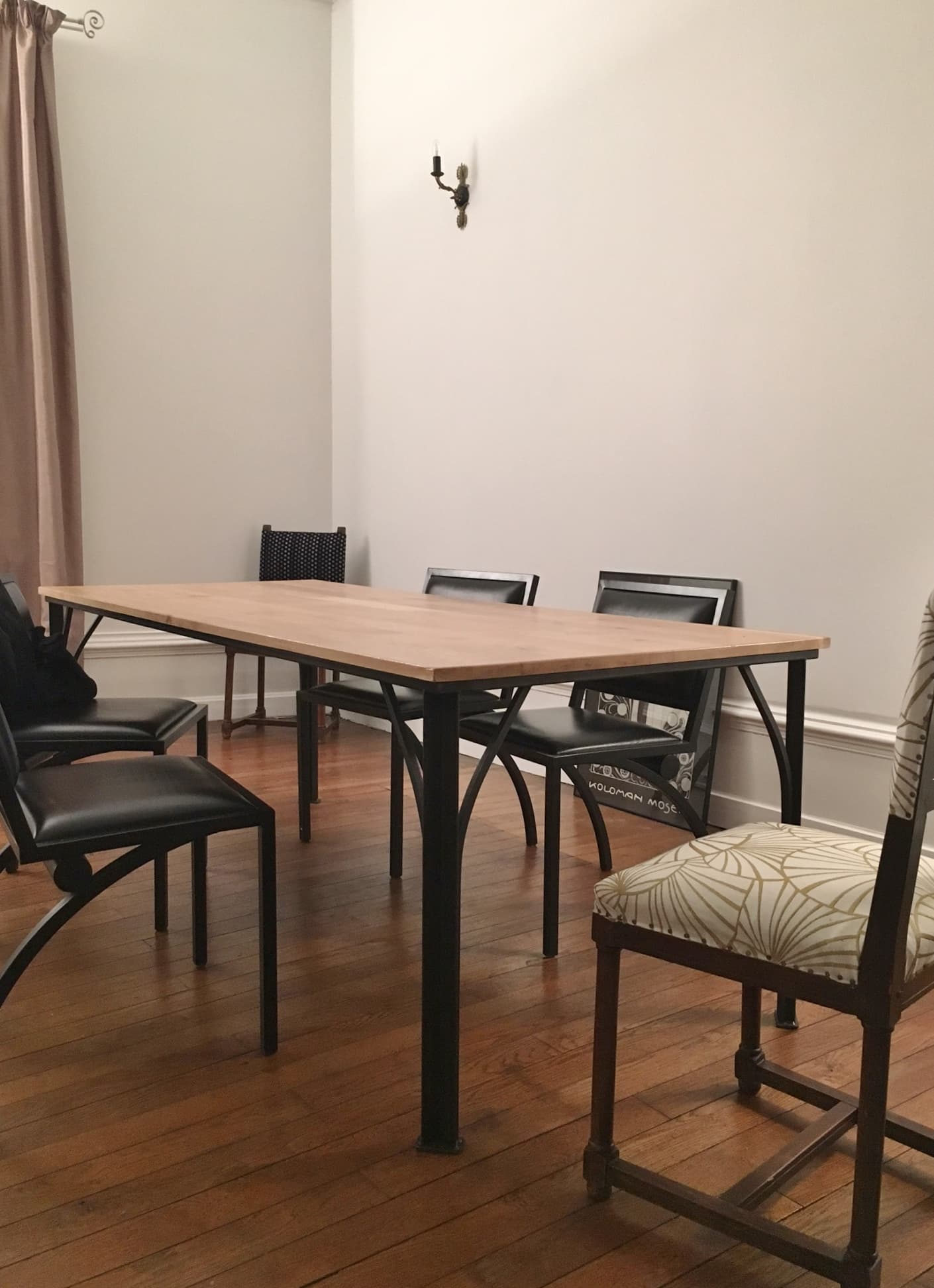 Table à manger Haussmann style industriel en chêne massif sur mesure