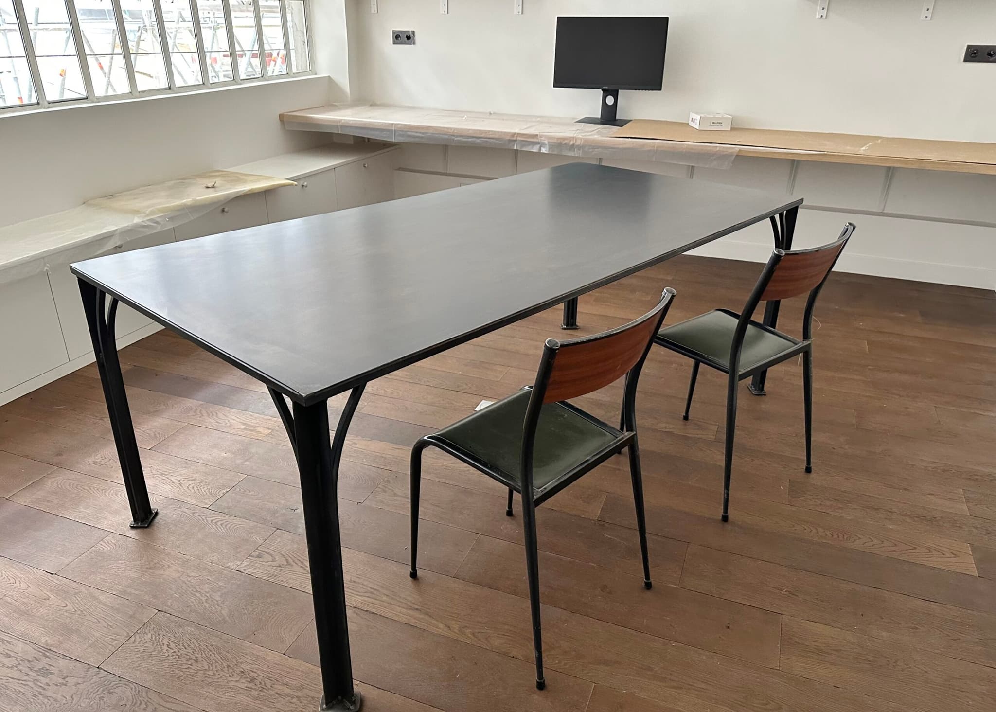 Table à manger industrielle Baltard en acier brut sur mesure