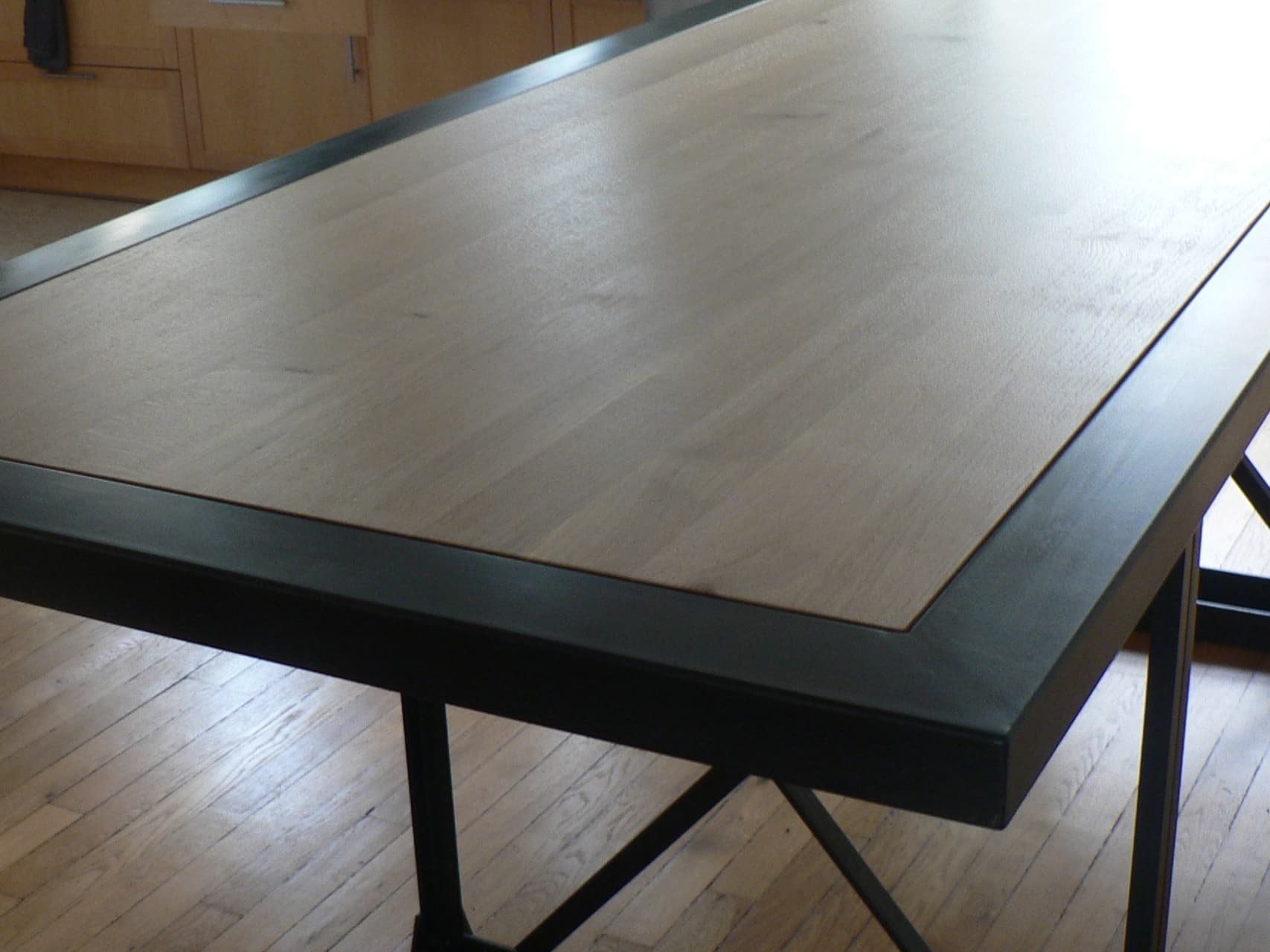 Table repas style industriel métal et bois massif "EIFFEL"