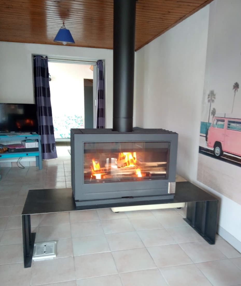 Banc pour poêle bois en métal sur mesure "ULTIMO" 