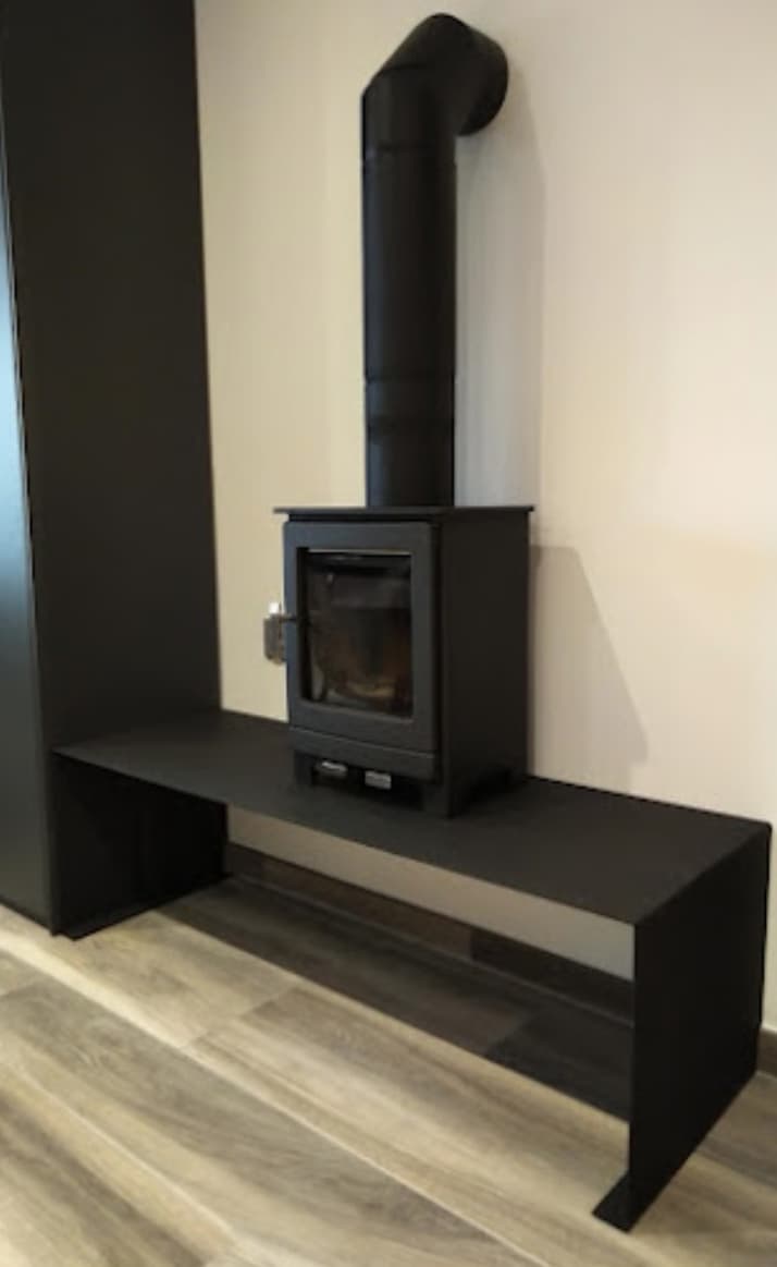 Banc pour poêle bois en métal sur mesure "ULTIMO" 