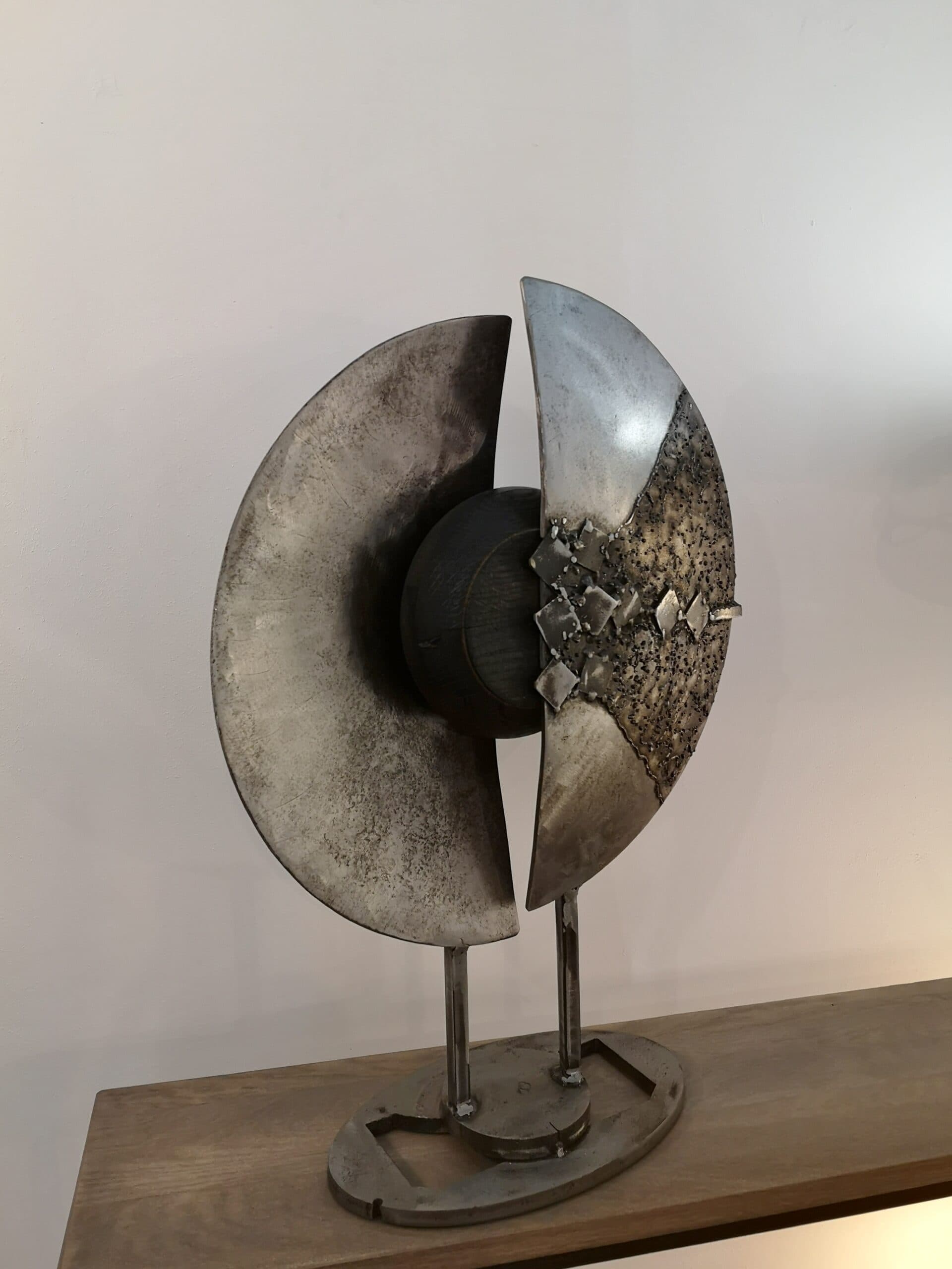 Sculpture en métal et bois  "METAMORPHOSE" 