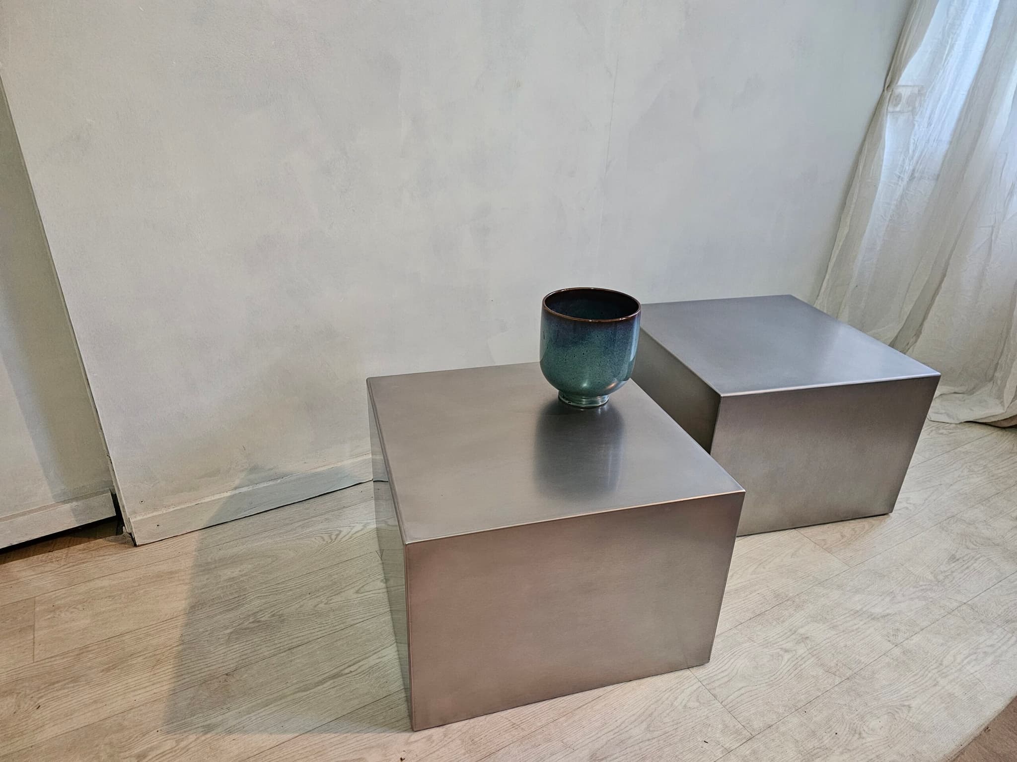 Tables basses en acier inoxydable sur mesure "CUBE" 