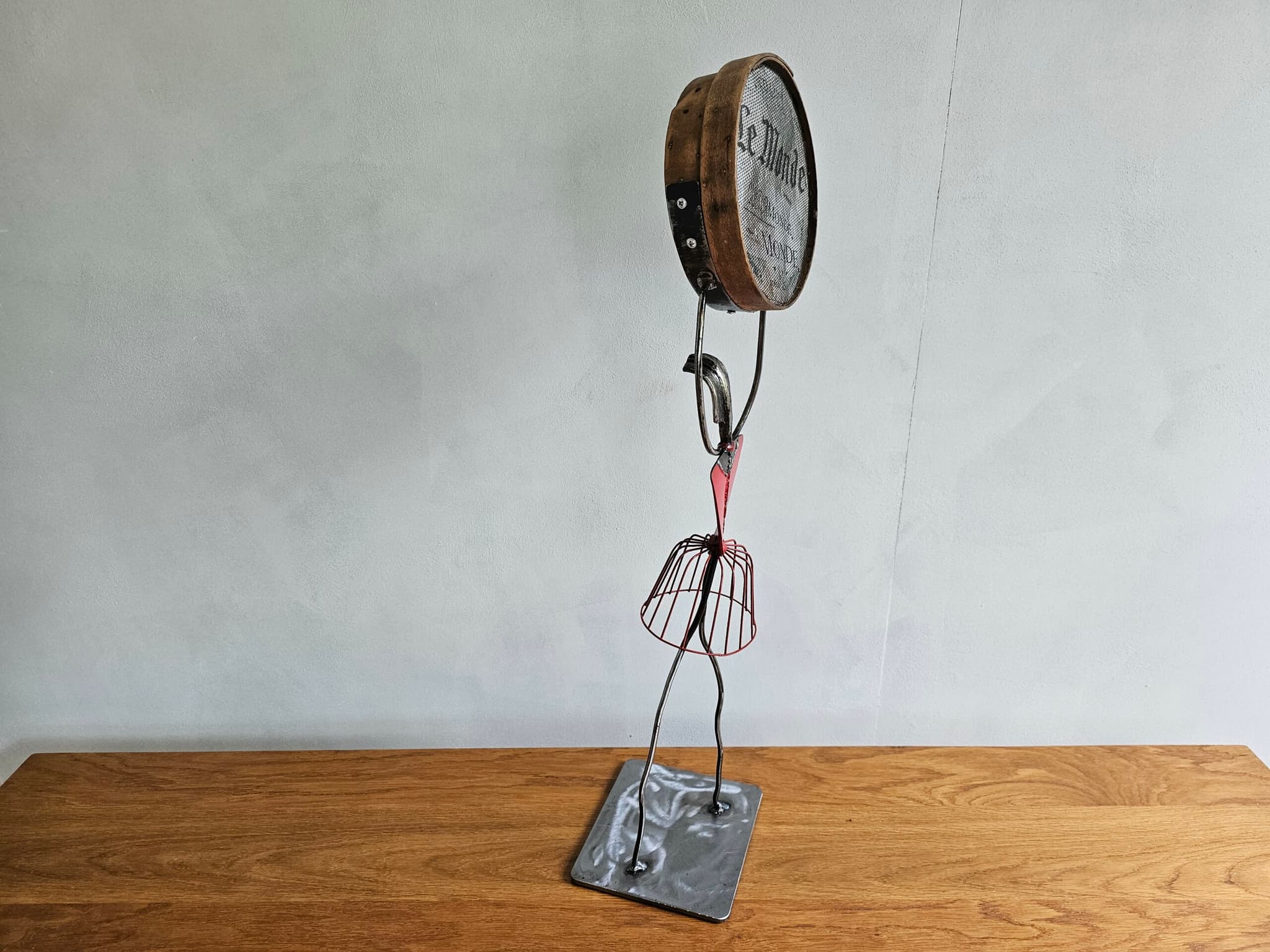 Sculpture art éco-responsable métal, bois recyclé "Le Monde"