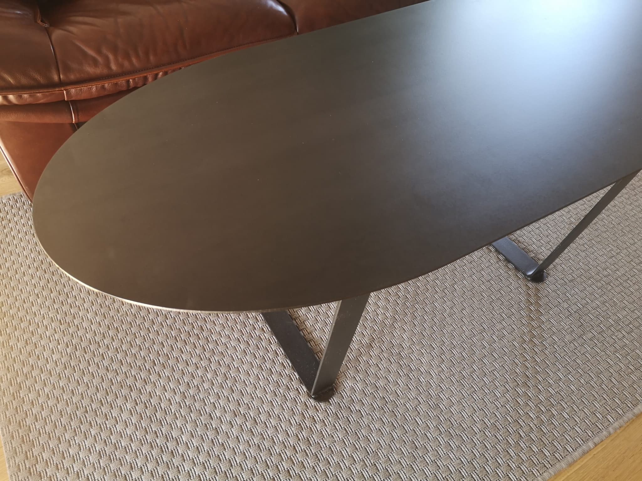 Table basse ovale design en métal " EMMA"