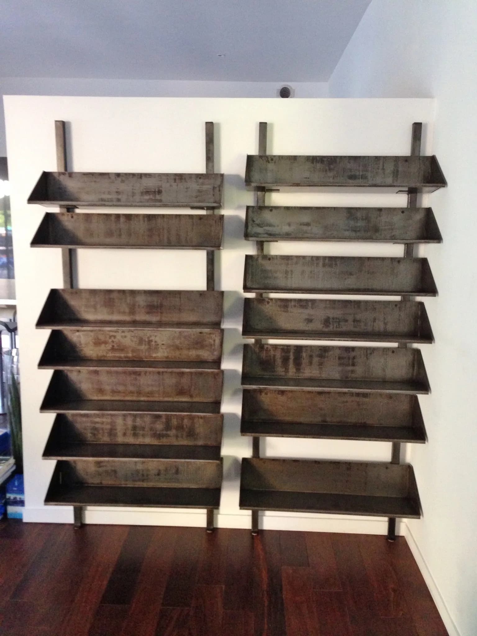 etageres bibliotheque sur mesure style industriel