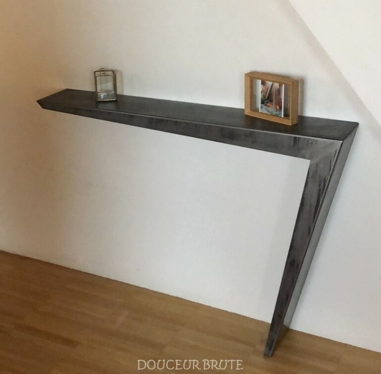 console design minimaliste en métal patine sur mesure