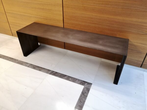 Banc design de qualité sur mesures en métal "ULTIMO" – Image 5
