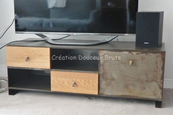 Meuble TV sur Mesure en Métal Patiné et Bois Blond "DEKALES"
