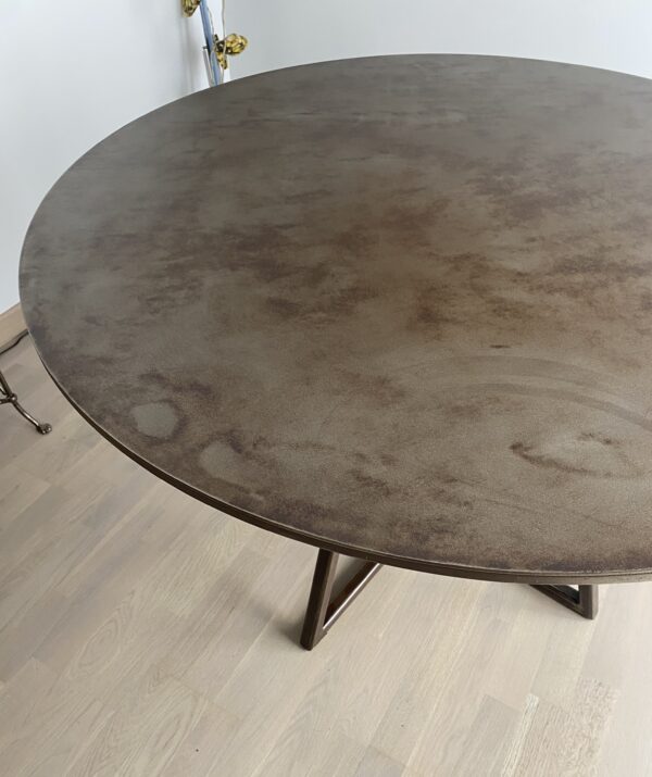 Table repas ronde sur mesure en métal patiné "ANNIE" – Image 4
