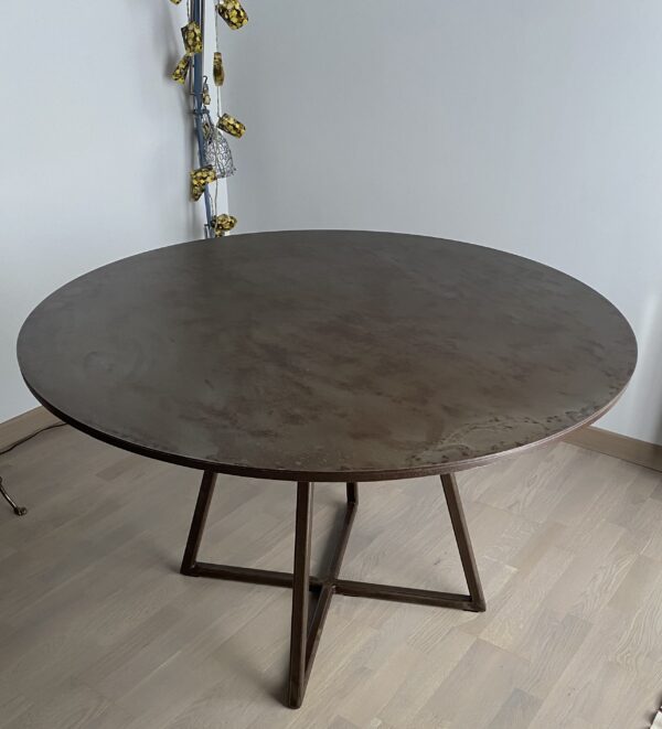 Table repas ronde sur mesure en métal patiné "ANNIE" – Image 2