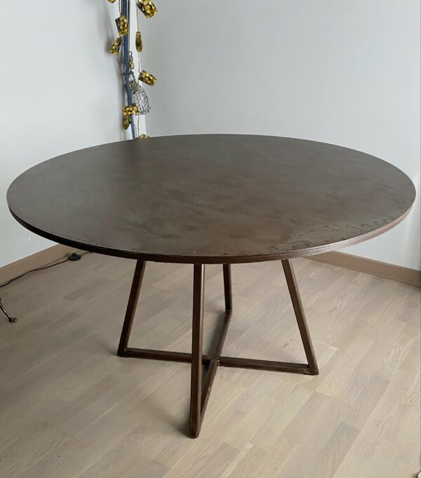 Table repas ronde sur mesure en métal patiné "ANNIE"