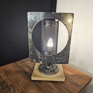 Lampe récup lumière et matières en métal et chêne "RAPE"