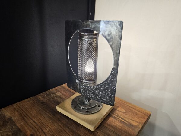 Lampe récup lumière et matières en métal et chêne "RAPE" – Image 4