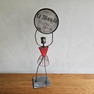Sculpture Métal et bois "Le monde au bout de Ses Rêves"