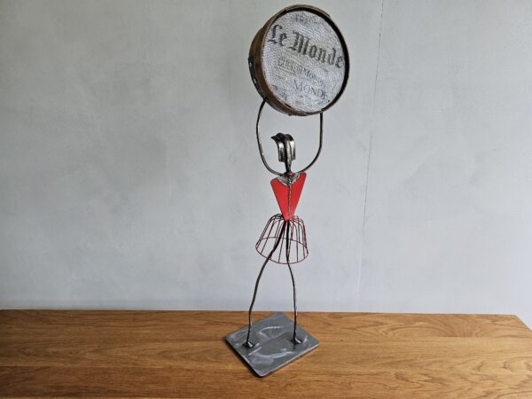 Sculpture Métal et bois "Le monde au bout de Ses Rêves" – Image 5